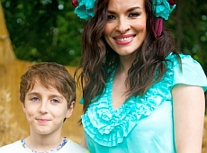 Мейхер та Малахова з дітьми взяли участь у показі на траві