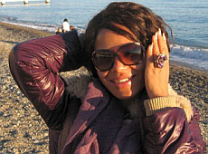 Гайтана обшиватиме чотириногих на швацькій машинці