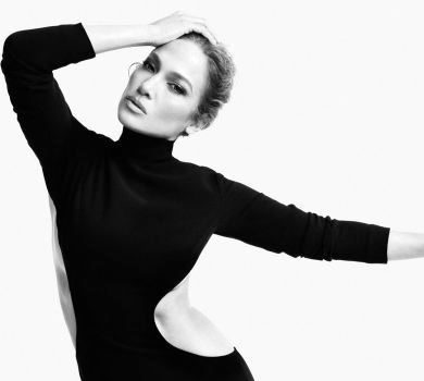 Лопес посвітила вигинами голого тіла з обкладинки та порівняла себе з Кінг-Конгом