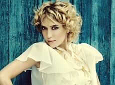 Вінницька змінила зачіску та показала ноги у мінішортах