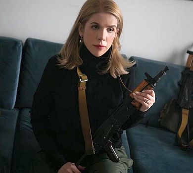 Готуйсь-цільсь-вогонь: у мережі кепкують з Кіри Рудик, яка заспамила Instagram фото з автоматами