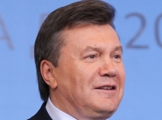 У мисливському будинку Януковича панують дерево і золото