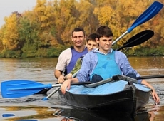 Кличко всадив синів у байдарку. ФОТО 