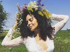 Каменських у прозорій сукні посвітила спіднім та закрутилася в спортзалі. ФОТО