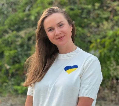 Вагітна Світоліна у патріотичному купальнику показала кругленький животик