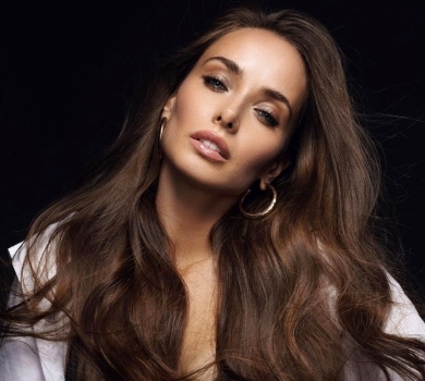 Ридала, кричала, била подушки: Мішина розповіла, як завдяки психотерапії подолала невроз і стала актрисою