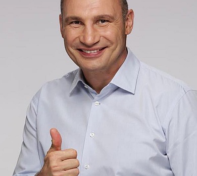 Пригоди мерського вуха: Кличко прокоментував свою операцію та побажав психічного здоров’я 