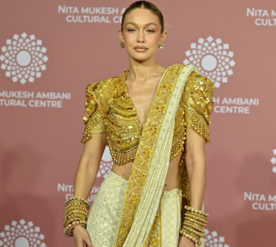 Крус у пір’ї, Зендея зі шлейфом і Хадід у золотому сарі попозували на хіднику в Мумбаї. ФОТО