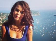 Гросу відпочила в Каннах та заспівала зі змією на голові. ФОТО  