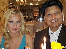 Камалія не читає українське, а Захур просить її не тягти книжки у літак