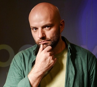 Били до ран і крові: Слава Дьомін поділився моторошними спогадами про своє дитинство