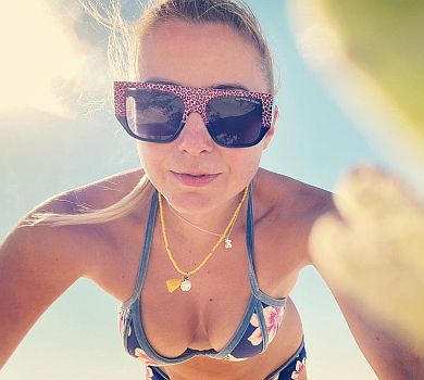 Матвієнко посвітила тілом в купальнику посеред мангрових хащів. ФОТО 