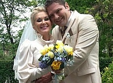 Бужинська похизувалася фото зі свого весілля у Софії  