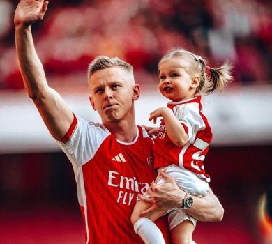Дочка Зінченка забила гол на стадіоні Арсенала, а його вагітна дружина показала живіт в ошатній сукні
