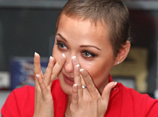 Власова про те, як після хімії випадало волосся і божеволіли її рідні