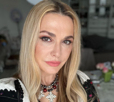 Сумська без мейкапу пошукала натхнення у цвітінні сакури. ФОТО