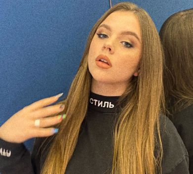 14-річна дочка Фреймут похвалилася фігурою в хижому купальнику. ФОТО