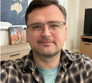 Курочка, пагорби і книжки: Кулеба зізнався, що мріє зробити після перемоги