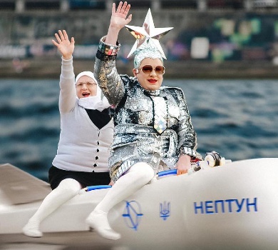 Тепер тільки Russia Goodbye: Сердючка в Амстердамі заспівала нову версію хіта Lasha Tumbai. ВІДЕО