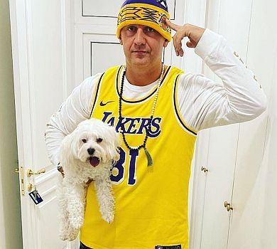 Потап заради челенджу приміряв собачу шубу. ВІДЕО