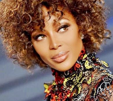 Як гаряче! Наомі Кемпбелл у Африці показала голу попу. ФОТО 