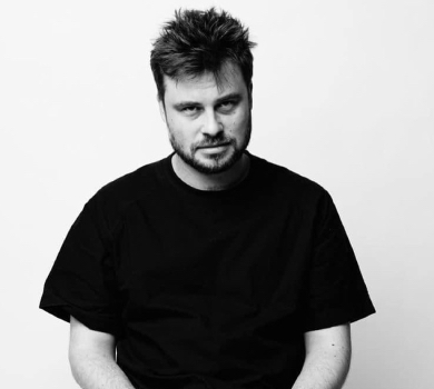 Єгор Гордєєв розказав, як відновив квартиру після атаки дронами та про закоханість під час війни