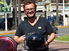 Пономарьов нюхає фарбу від депресії і качається байком