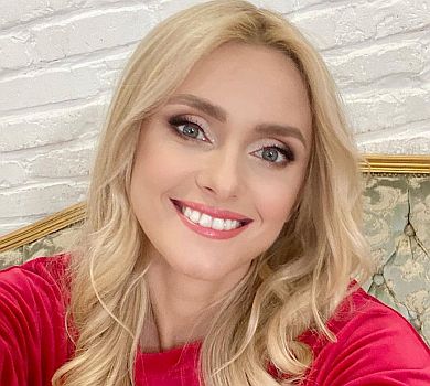 Федишин похвалилася новою весняною зачіскою