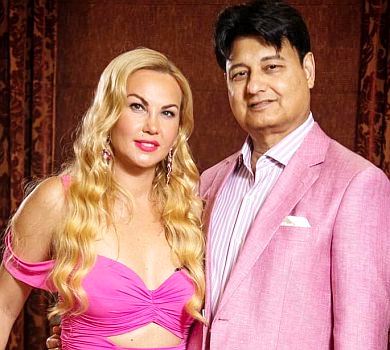 Життя починає налагоджуватися після COVID-19: Камалія похвалилася доньками, які вже вирушили до школи