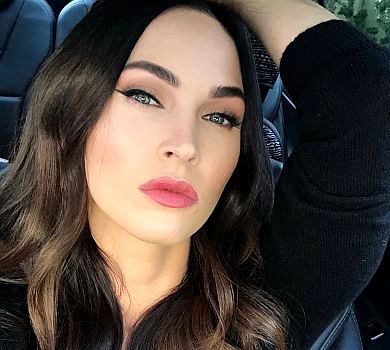 Багатодітна Меган Фокс пішла від чоловіка до молодого репера?