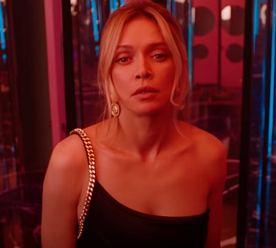 Зраджена Брежнєва облилася шампанським і влаштувала танці на столі. ВІДЕО