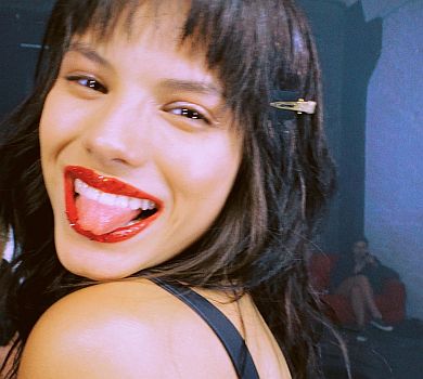 Michelle Andrade вразила новим кольором волосся