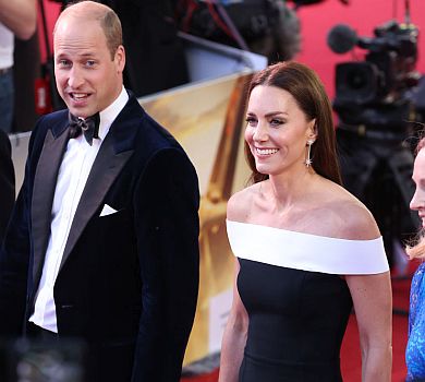 Міддлтон із голими плечима та принц Вільям із літаками на мештах сходили на прем'єру фільму з Томом Крузом