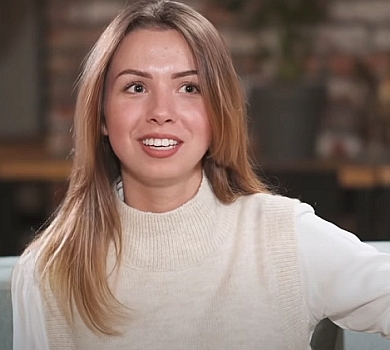 Настя з Уханя розказала про свої китайські заробітки, фінансову незалежність від Соколюка та любов до брендів