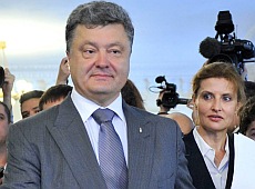 Порошенко має три авто і вважає сина найкращим депутатом