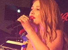 Кароль у День Незалежності мокла під дощем та співала у Батумі. ФОТО