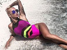 Крук у Туреччині позувала в купальнику із зображенням себе. ФОТО 