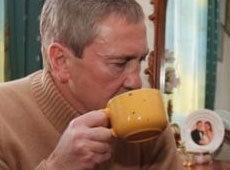 Черновецький завів натовп до тещі Лялі та розповів про ненависть сусідів