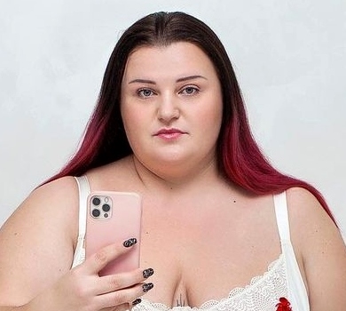 Alyona alyona у спідньому заговорила з підлітками про нюдси