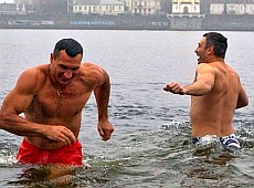 Брати Клички скупалися у Дніпрі разом з козаками. ФОТО