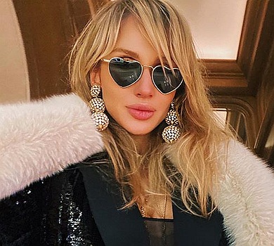 Лобода у кольоровому пітоні показалася з незвичною зачіскою 