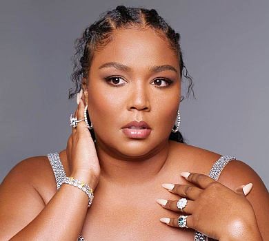 Без фотошопу: зухвала пампушка Lizzo знялася голяка
