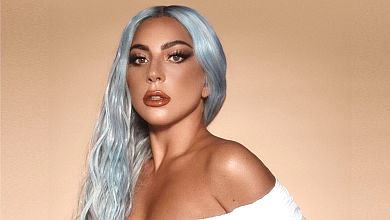 Літо в розпалі: Lady Gaga в оригінальному бікіні посвітила тілом у басейні