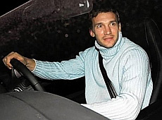 Шевченко пересів на Мерс дружини депутата?