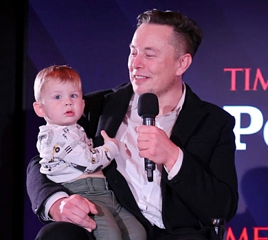 Людинка року: 1,5-річний син Ілона Маска прийшов із татом на церемонію Time. ФОТО. ВІДЕО