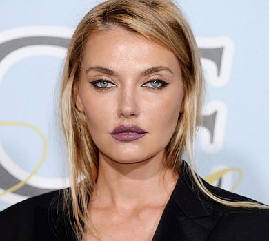 Байкова знялася в спідньому та показала свій запальний воркаут. ВІДЕО 