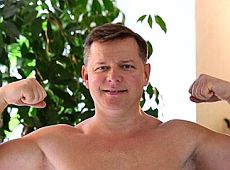 Колись чахлик Ляшко показав, що стало з його голим торсом за півроку   