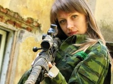 Дружина лідера донецьких сепаратистів любить стріляти і малювати 