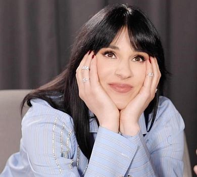 Єфросиніна показалася в сексуальному костюмі. ВІДЕО