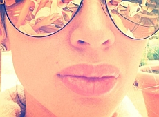 Лобода посмажила на сонці волохаті груди. ФОТО